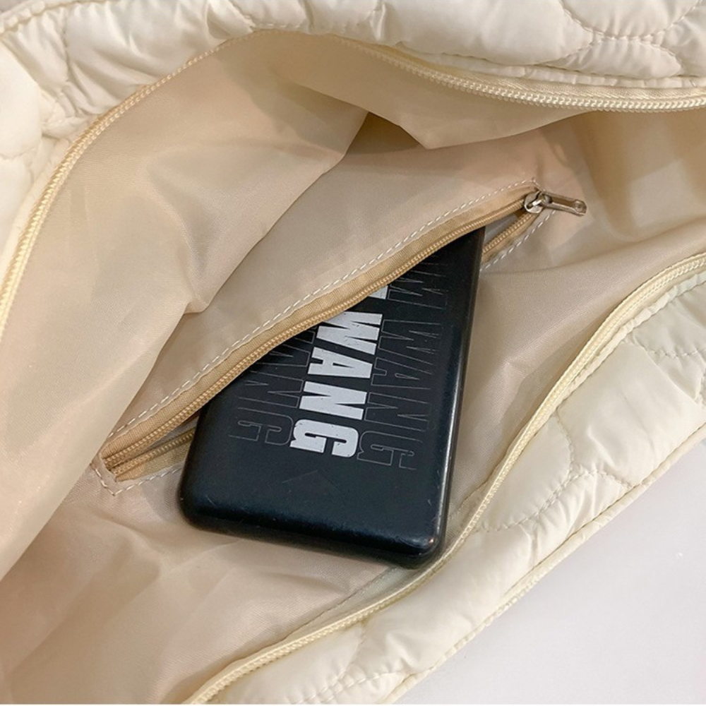 キルティングライトショルダーバッグ