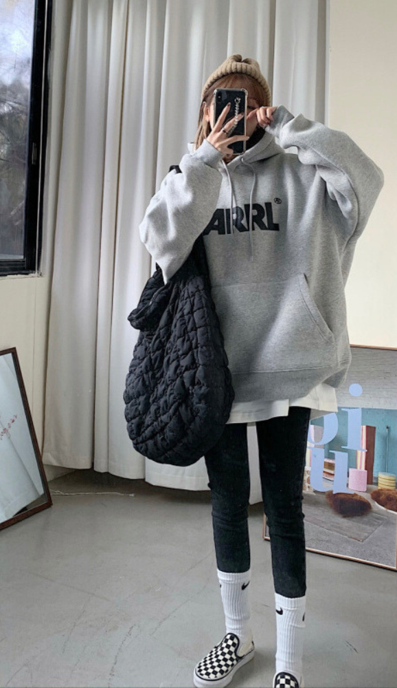 ビッグロゴフーディ｜ゆるだぼパーカー