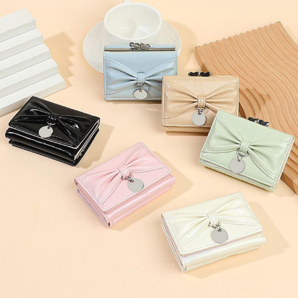 リボンチャーム｜ダブルハート留め具付き三つ折り財布