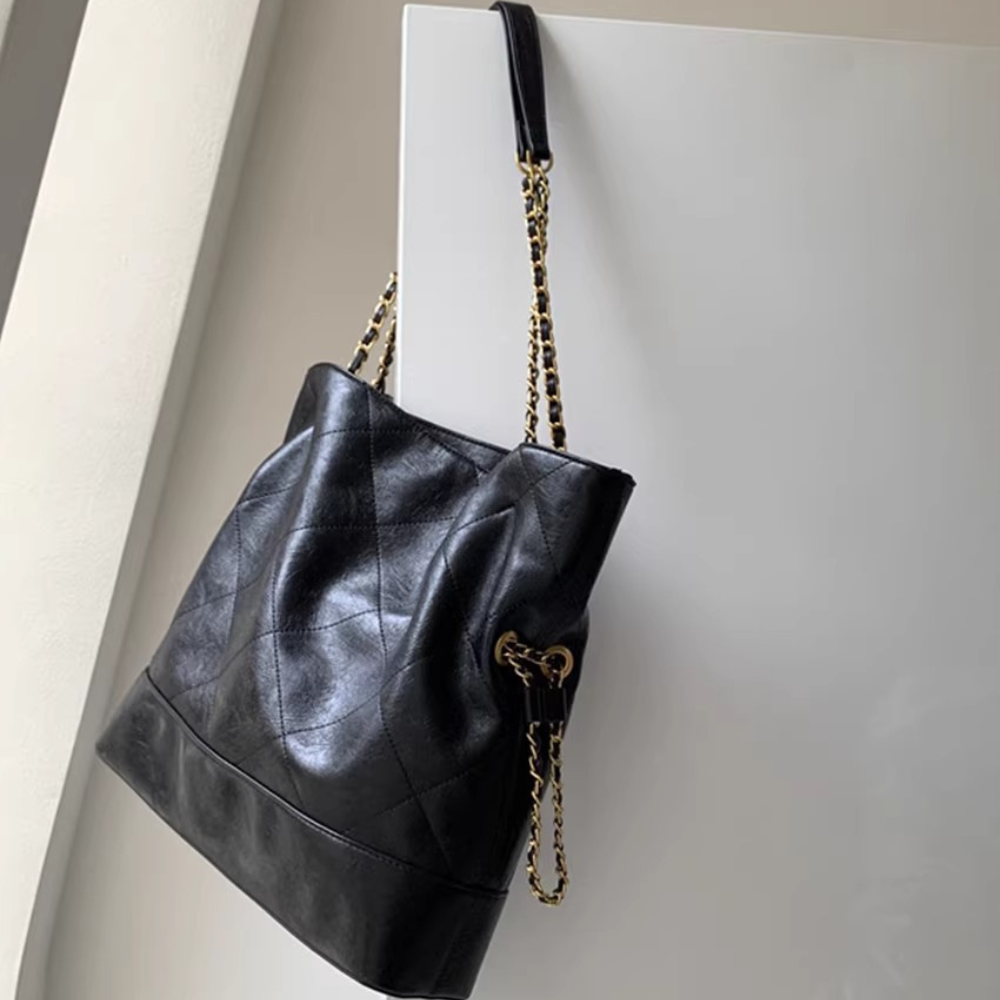 チェーンショルダートートバッグ