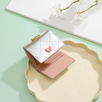 リボン×キルティング｜ハートモチーフ留め具付き三つ折り財布