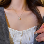 大粒パールチャームネックレス