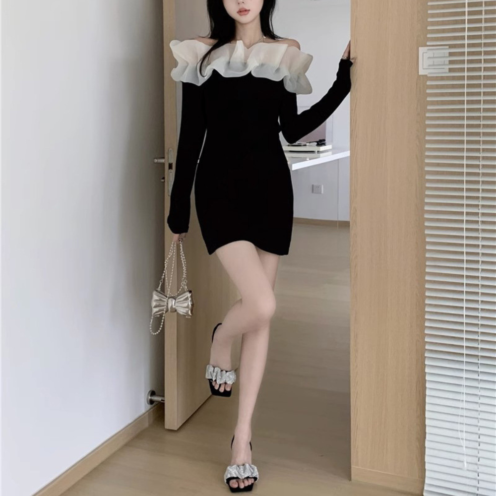 フリルオフショルミニワンピース