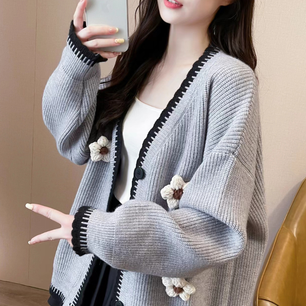 フラワーモチーフ付きカーディガン｜ガーリーカジュアル