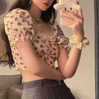 ガーリー気分を盛り上げる｜花柄パフスリーブショートトップス