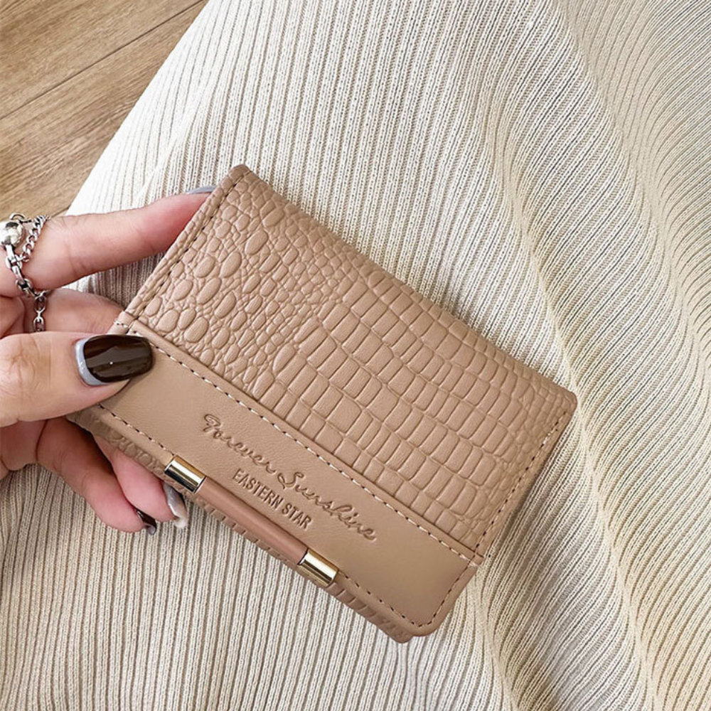 クロコ調デザイン｜コンパクト三つ折り財布