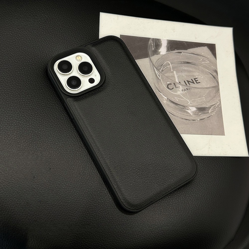 ミニマルデザイン｜レザー調ブラックケース