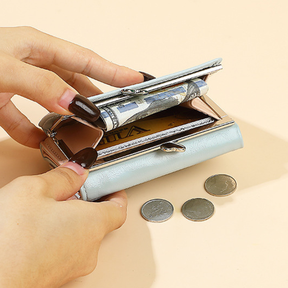 リボンチャーム｜ダブルハート留め具付き三つ折り財布