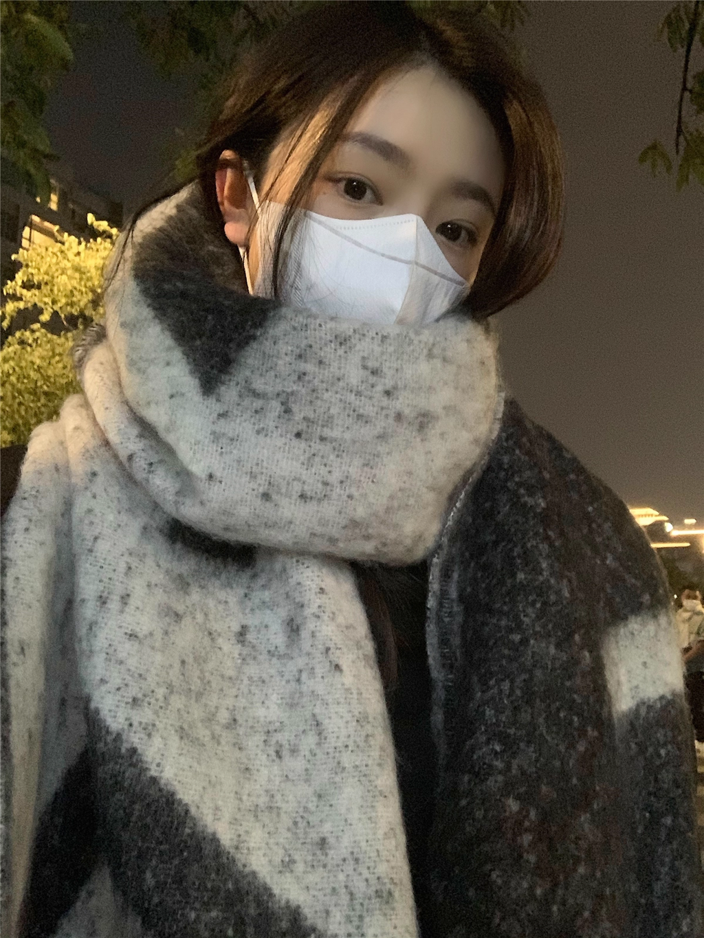 Fロゴシンプルボリュームマフラー