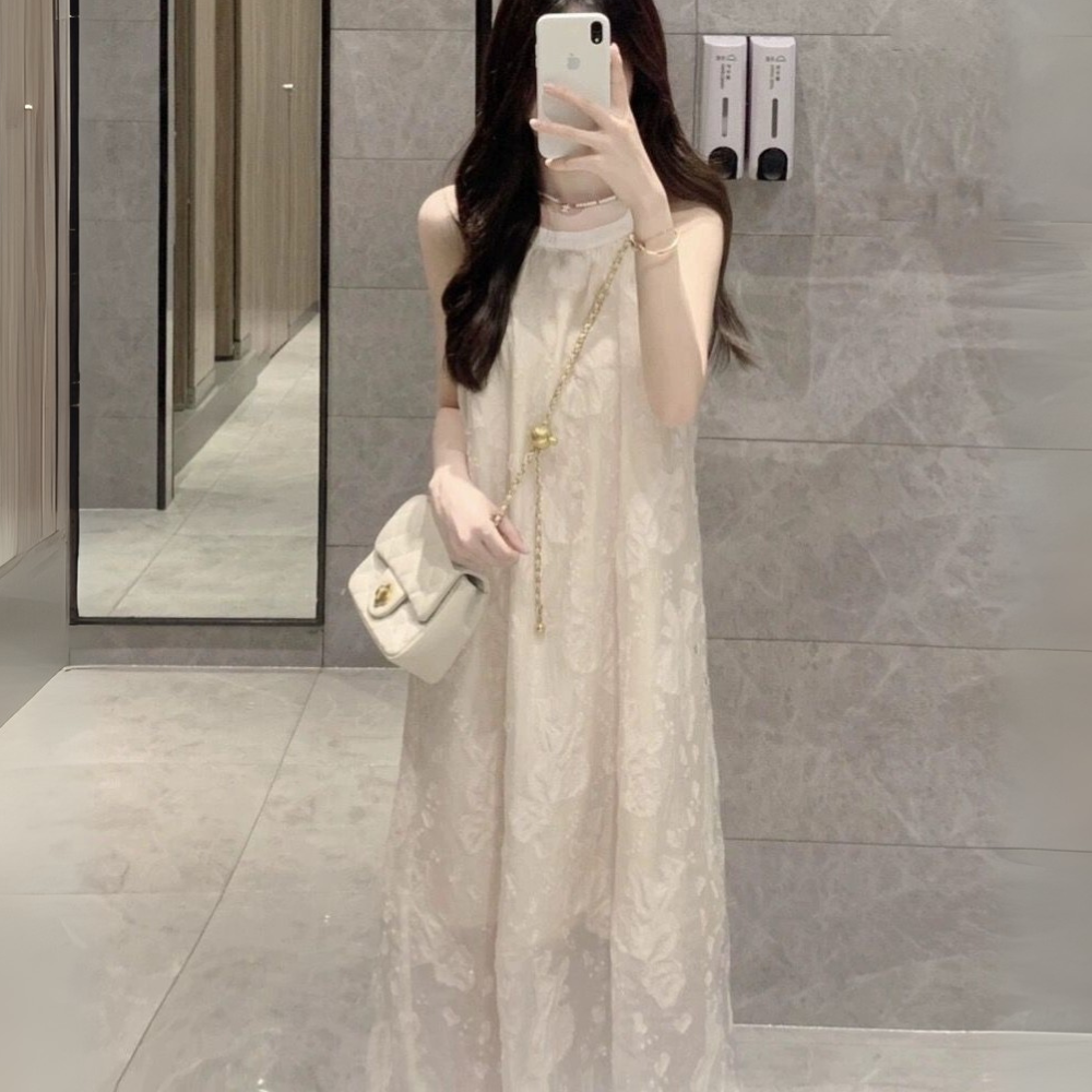 ふわりと軽やか｜ノースリーブ刺繍ワンピース