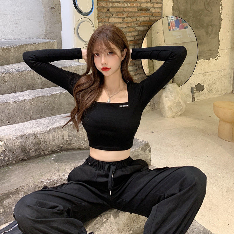 スクエアネック×細見えシルエット｜長袖ショートトップス