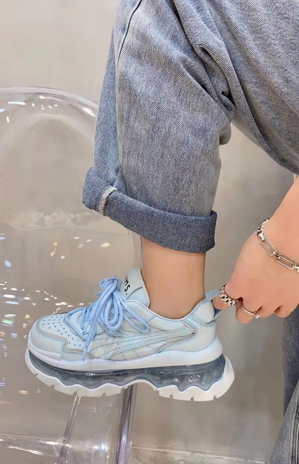 ボリュームソール｜クリアエアスニーカー