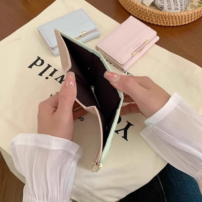 クロコ調デザイン｜コンパクト三つ折り財布