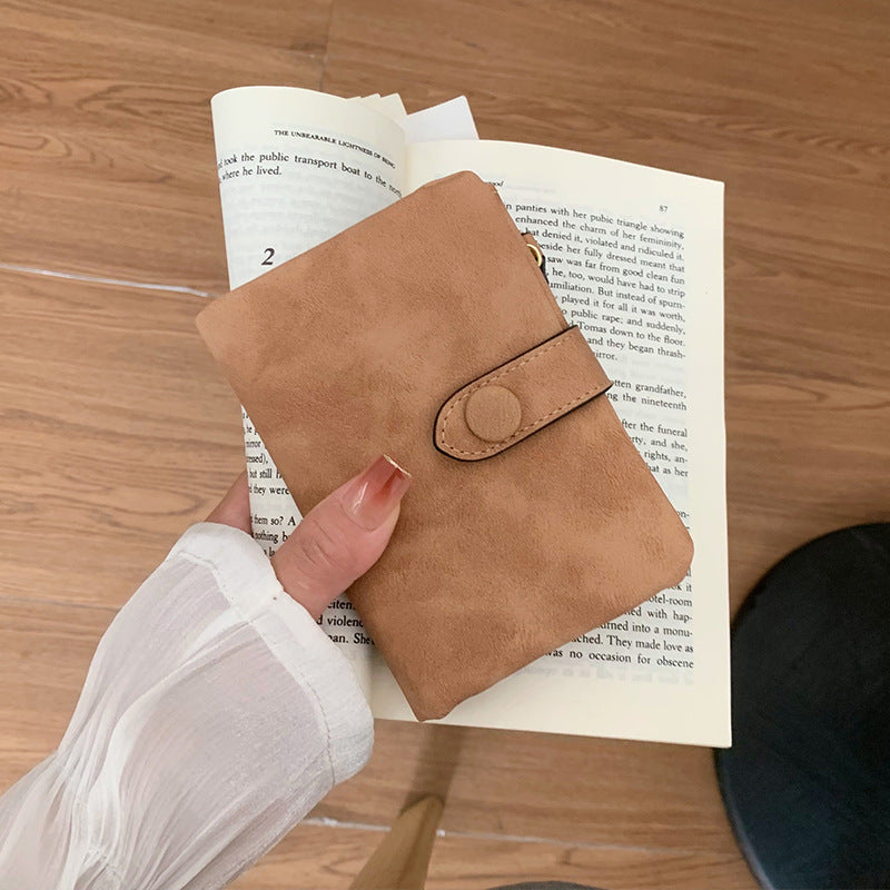 スエード調デザイン｜収納たっぷり二つ折り財布