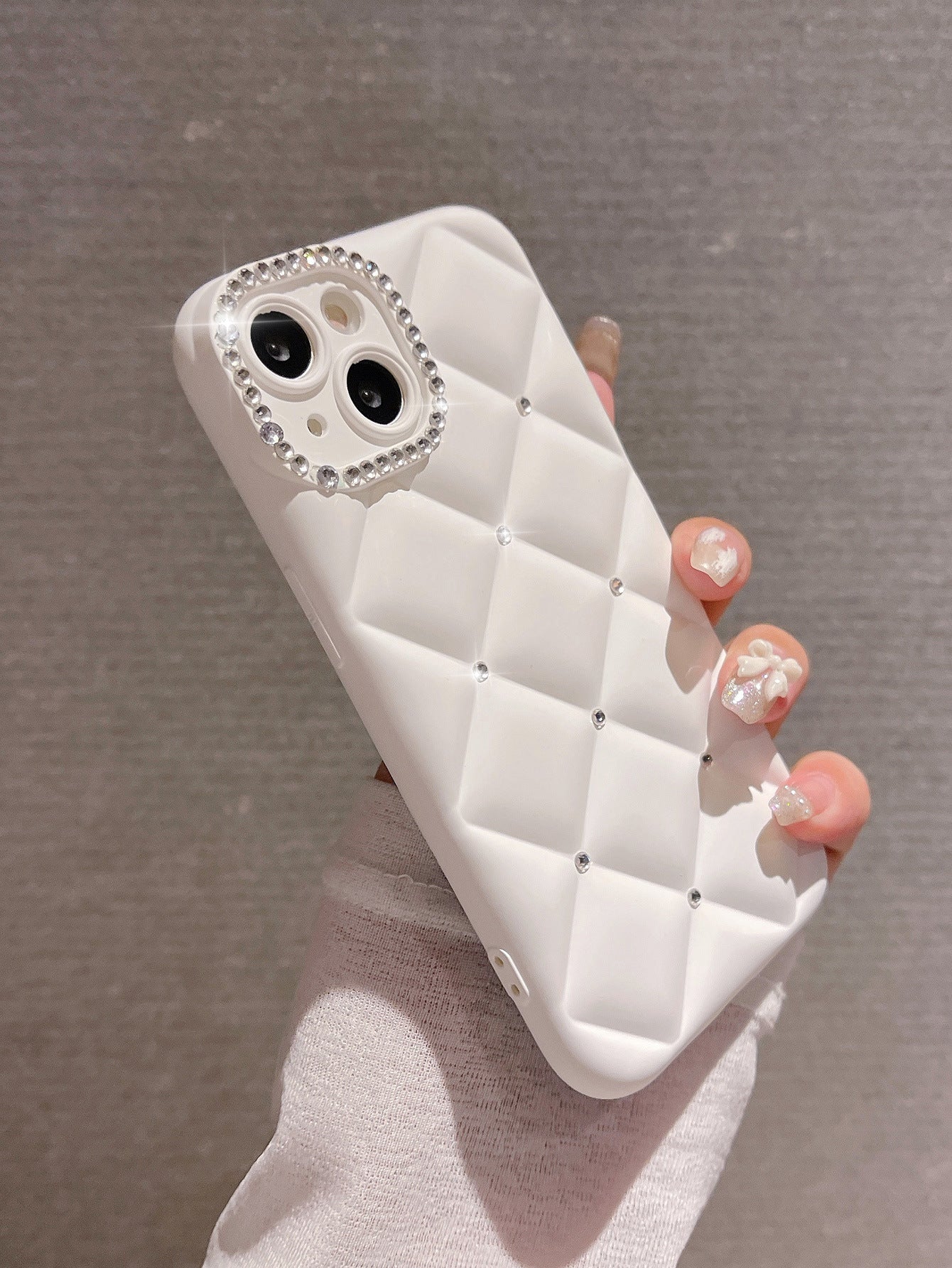 ビジューデザインキルティングiPhoneケース