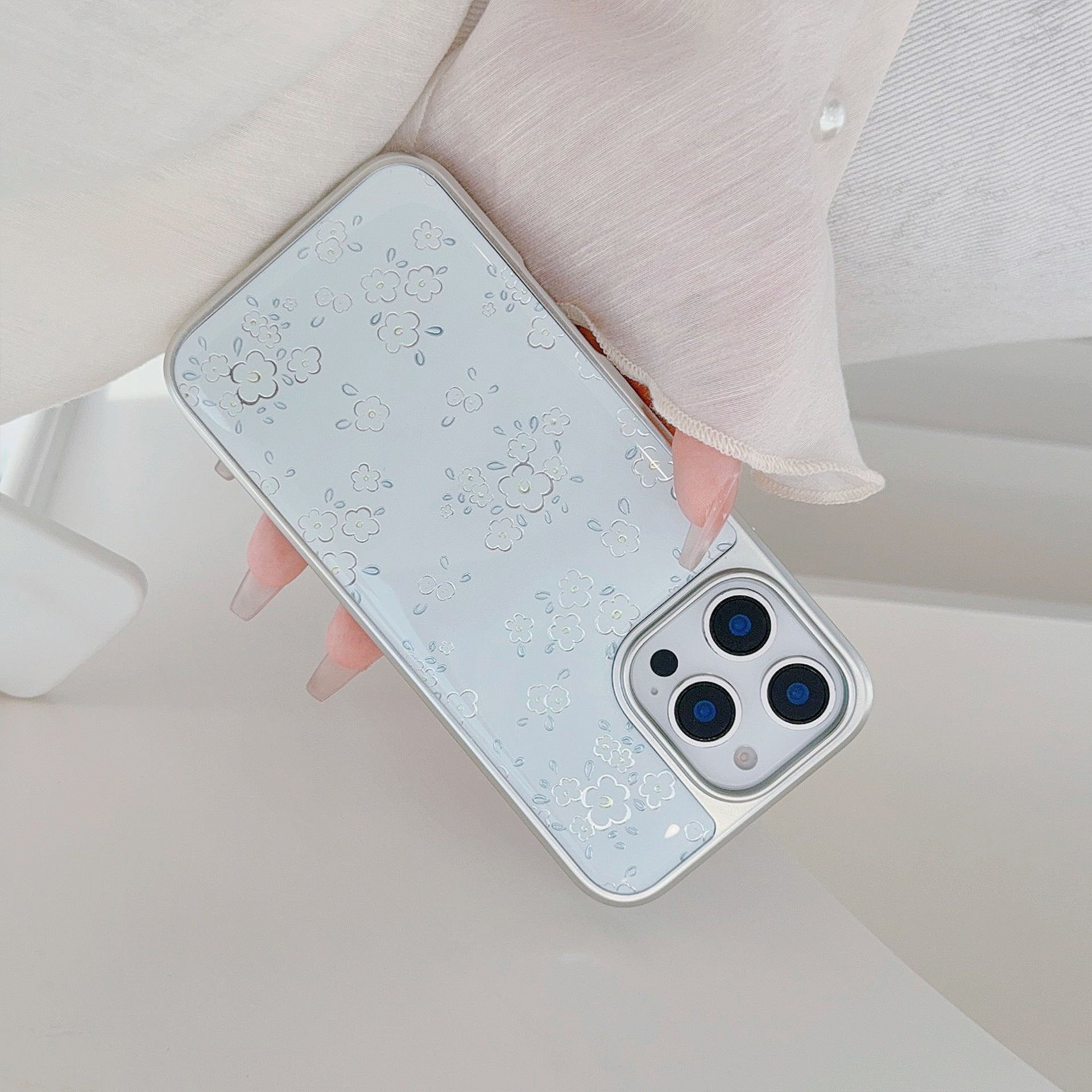 フラワープリント｜透明感iPhoneケース