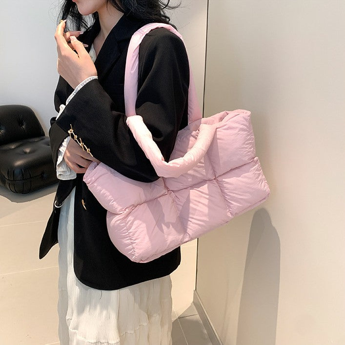 パフィースクエアショルダーバッグ