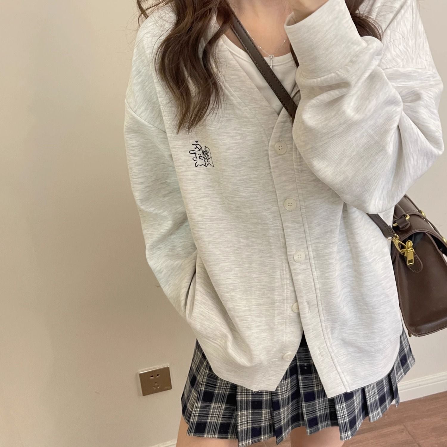 スウェットカーディガン｜シンプル刺繍デザイン