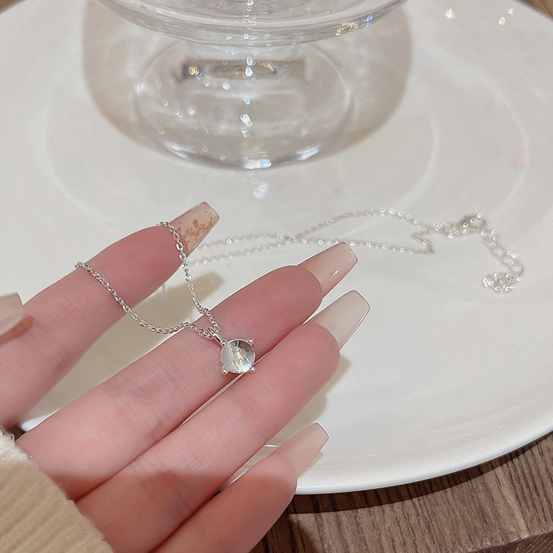 クリアストーンシルバーネックレス