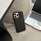 ミニマルデザイン｜レザー調ブラックケース