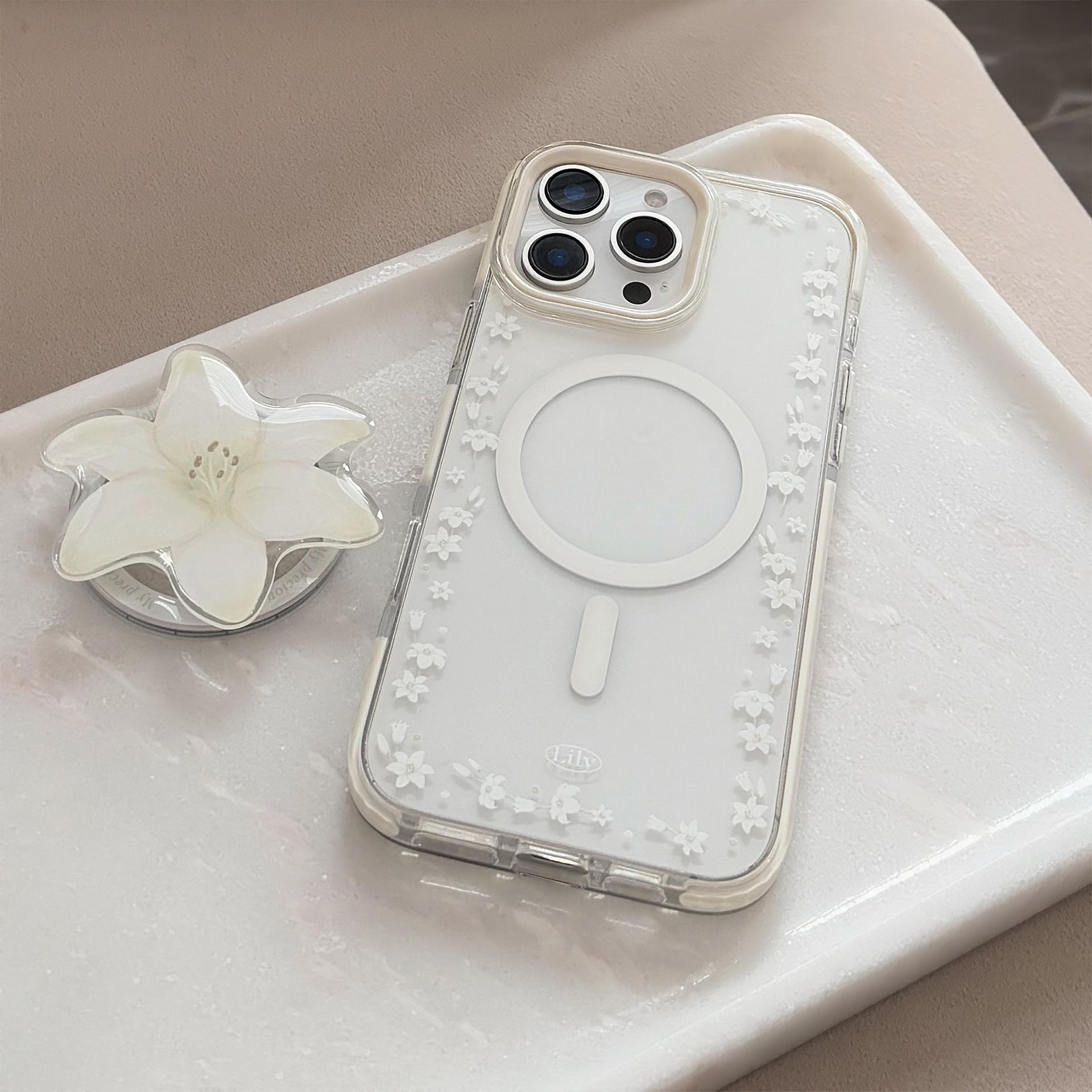 立体フラワー｜MagSafe対応iPhoneケース（スタンド付き）