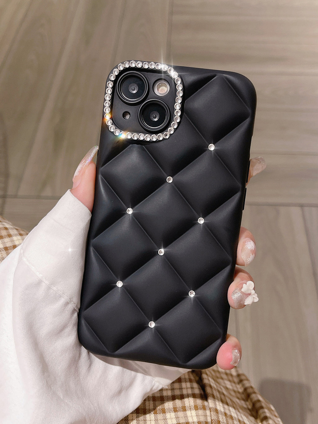 ビジューデザインキルティングiPhoneケース