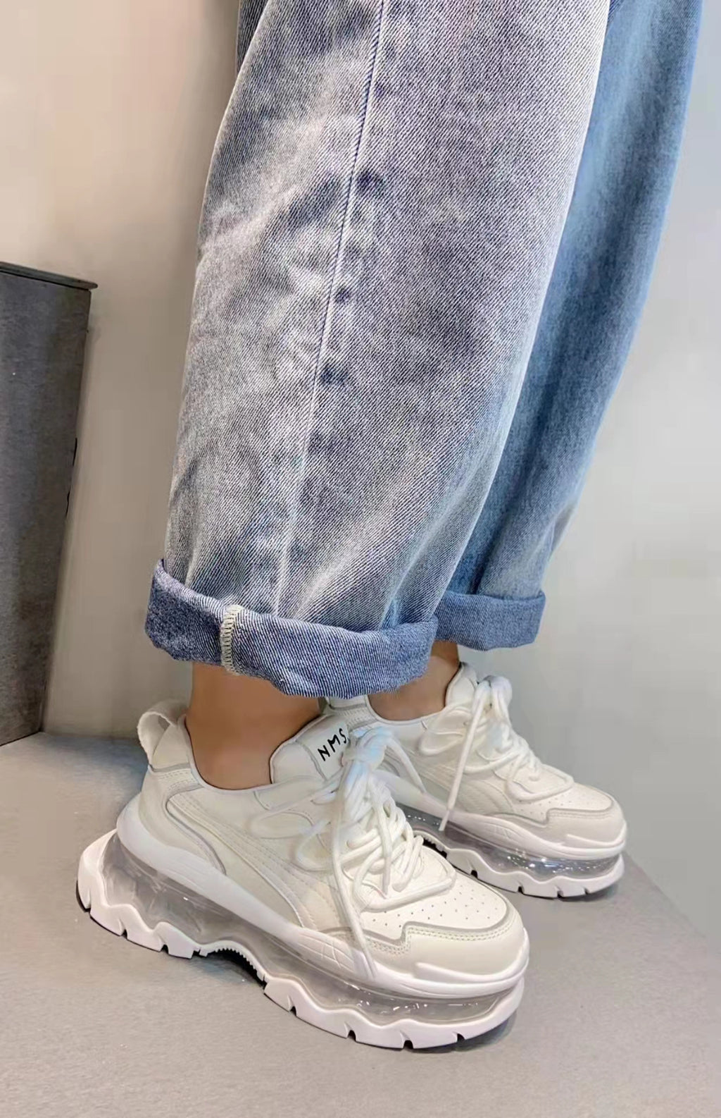 ボリュームソール｜クリアエアスニーカー