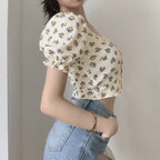 ガーリー気分を盛り上げる｜花柄パフスリーブショートトップス