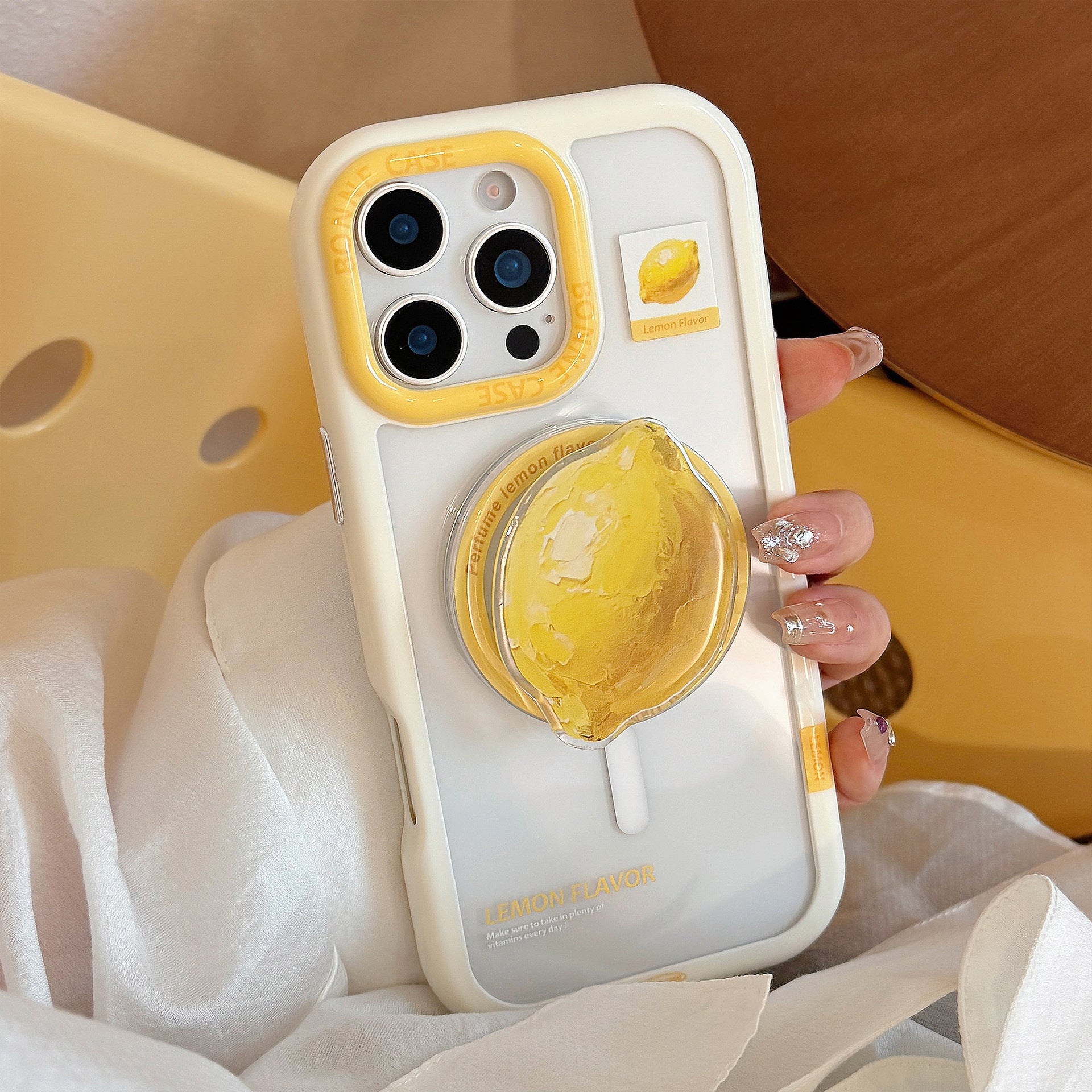【MagSafe対応】立体レモンスタンド｜クリアiPhoneケース