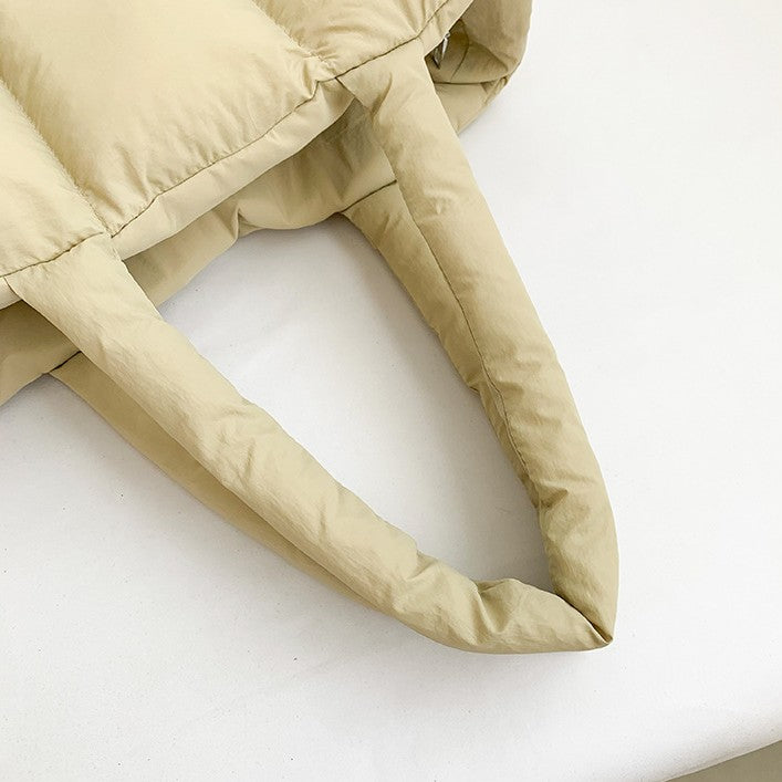 パフィースクエアショルダーバッグ