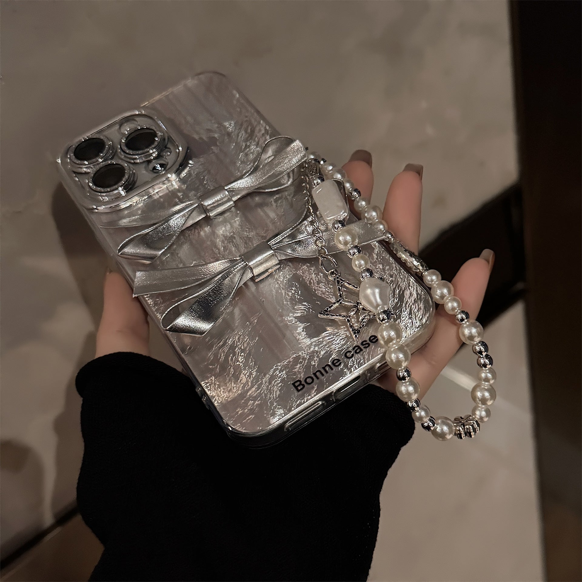 シルバーリボン×パールチャーム｜大人かわいいiPhoneケース