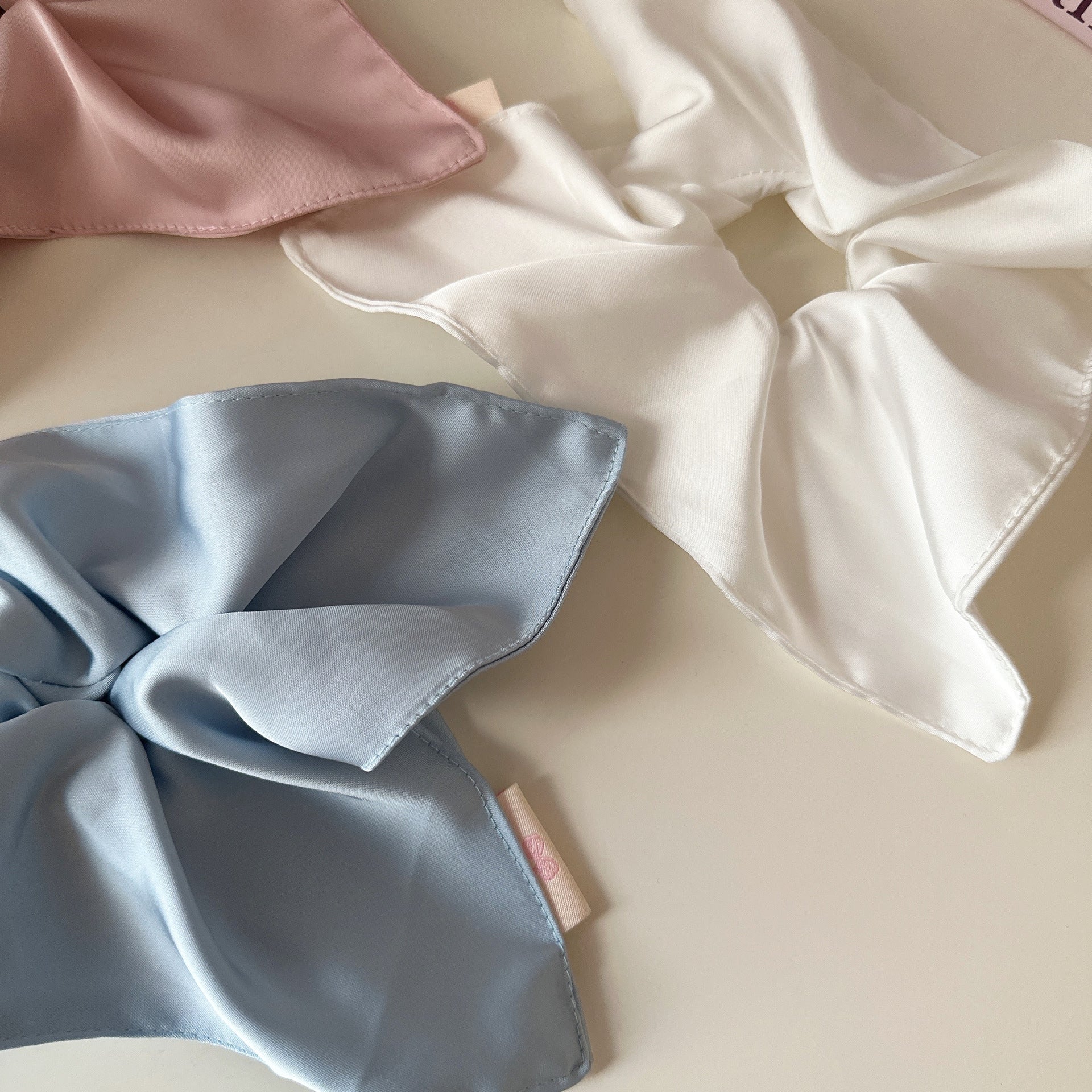 大きめリボン風｜サテンシュシュ