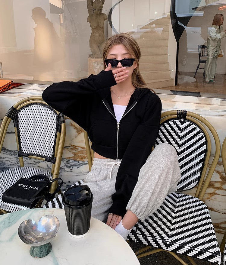 ベルベット裏地｜クロップド丈ジップアップパーカー