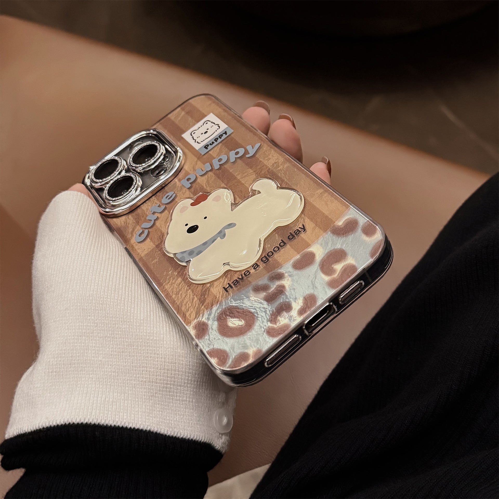 ビーズチャーム付き｜ころんとシルエットのiPhoneケース