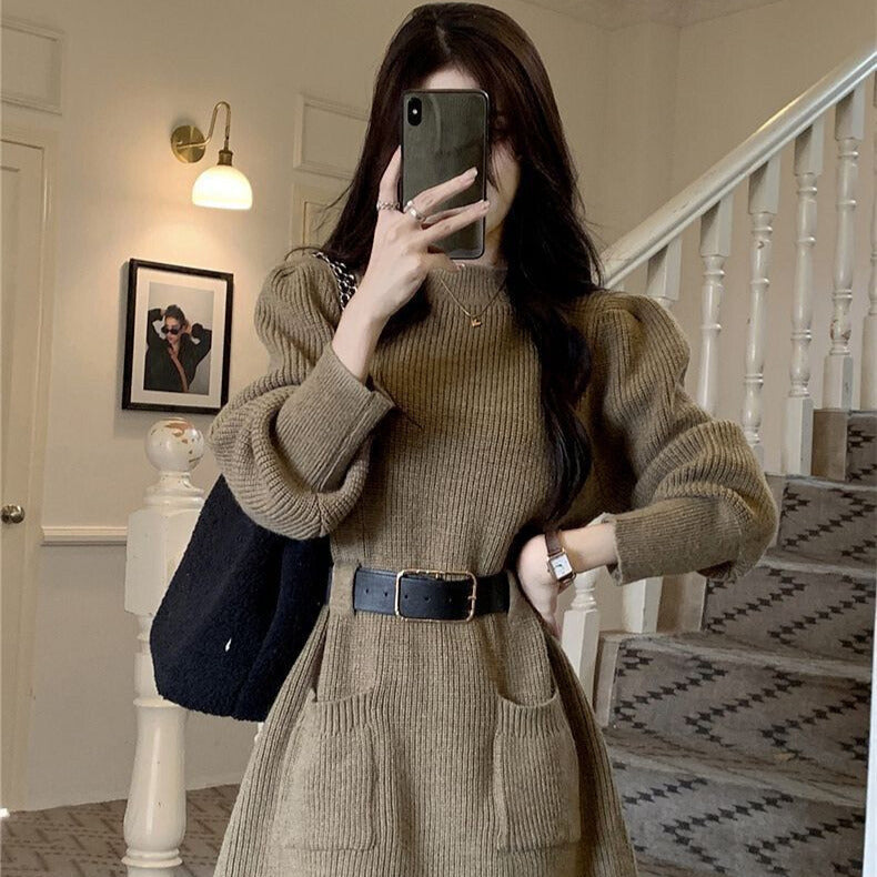 ベルト付きで着映える｜ニットワンピース