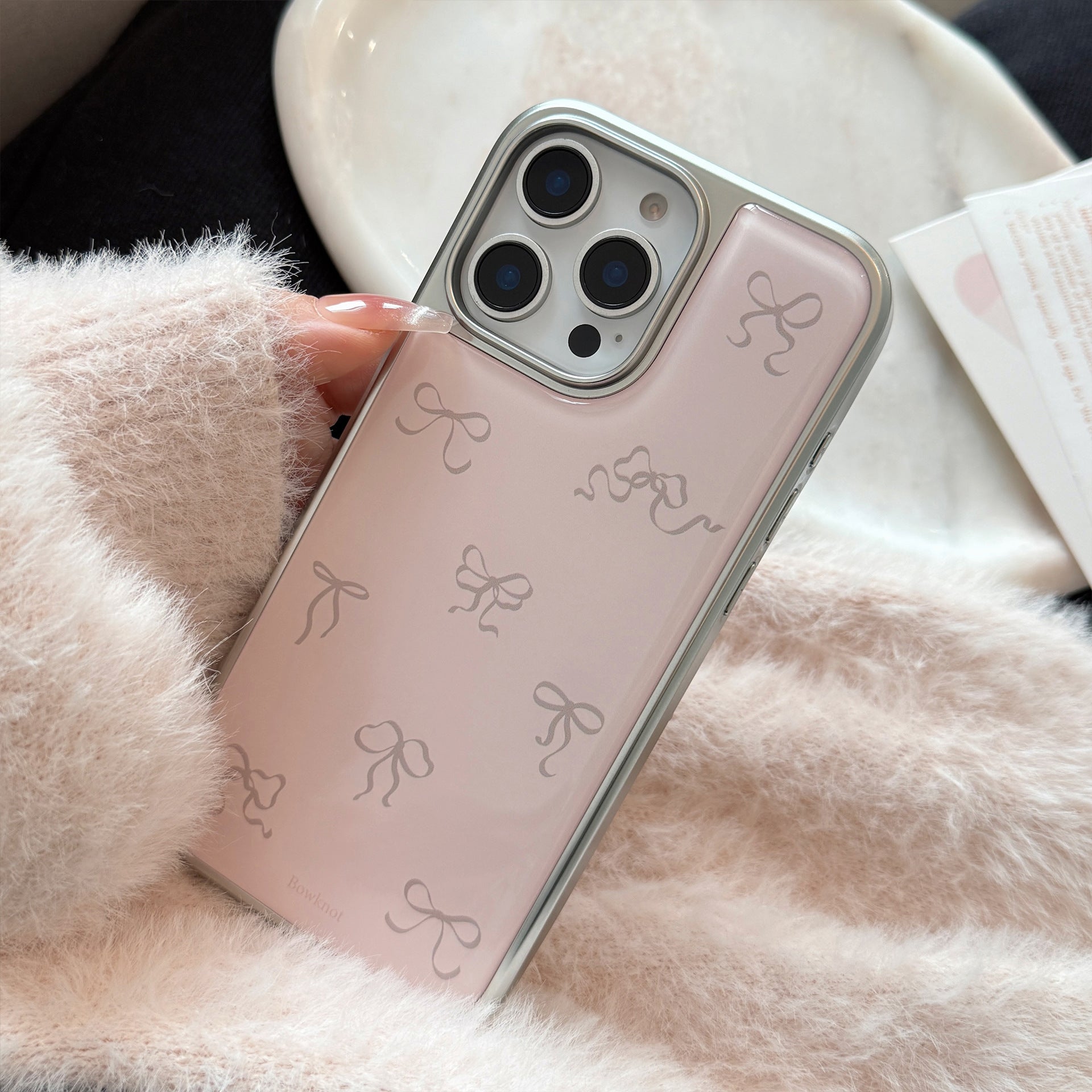 リボン柄プリント｜シルバーフレームiPhoneケース