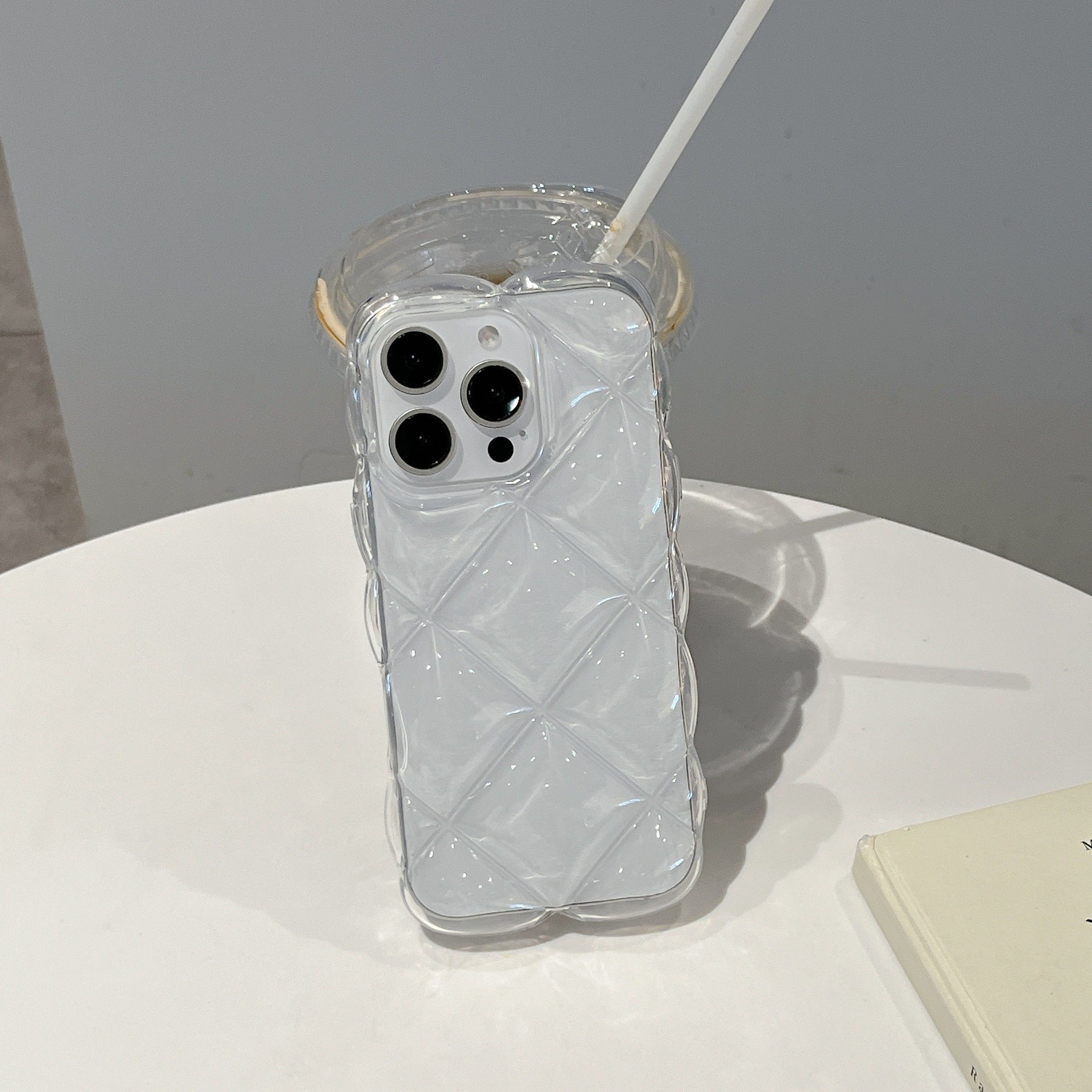 クリアキルティングiPhoneケース