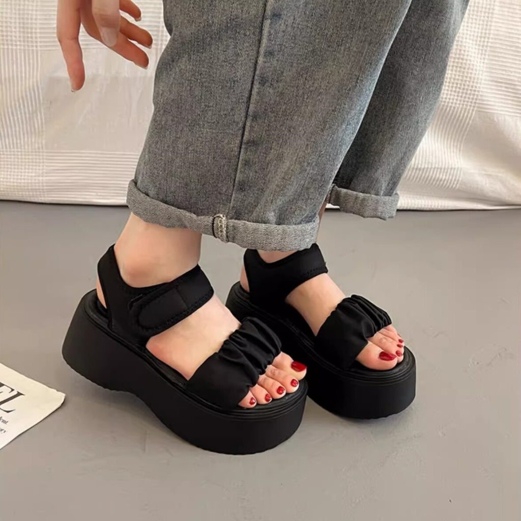 ギャザーデザイン｜厚底サンダル