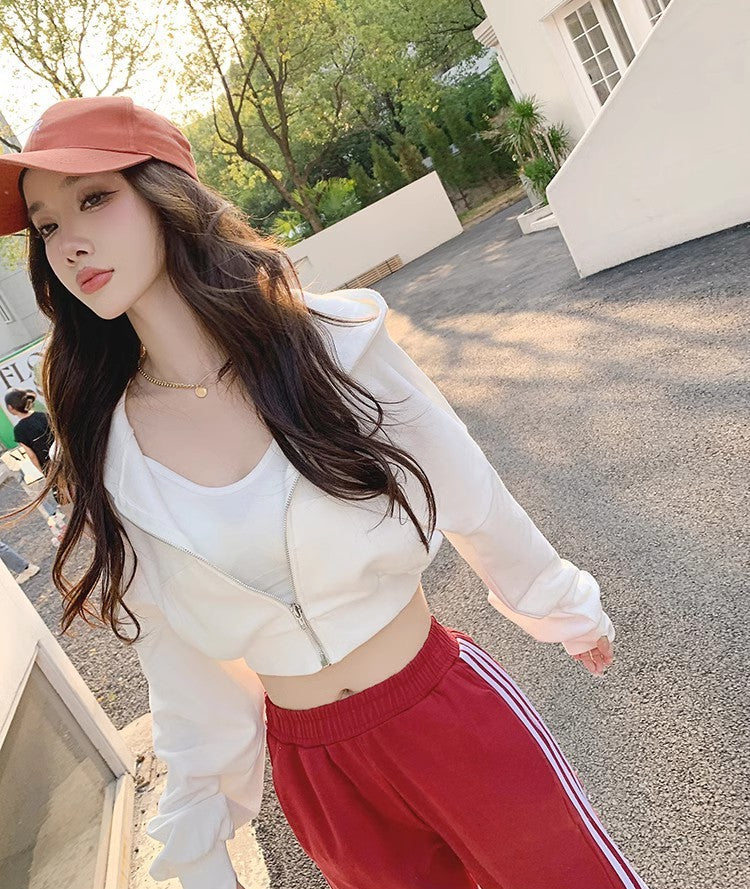 ベルベット裏地｜クロップド丈ジップアップパーカー