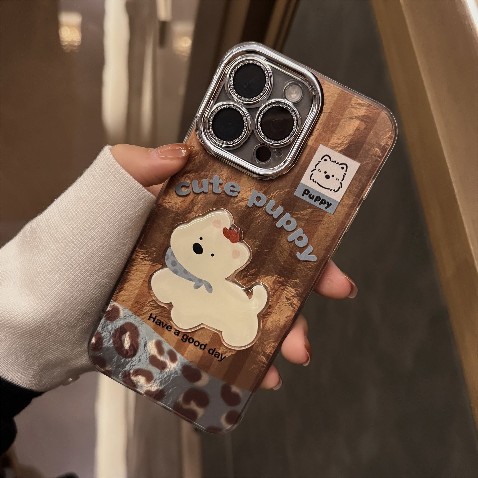 ビーズチャーム付き｜ころんとシルエットのiPhoneケース