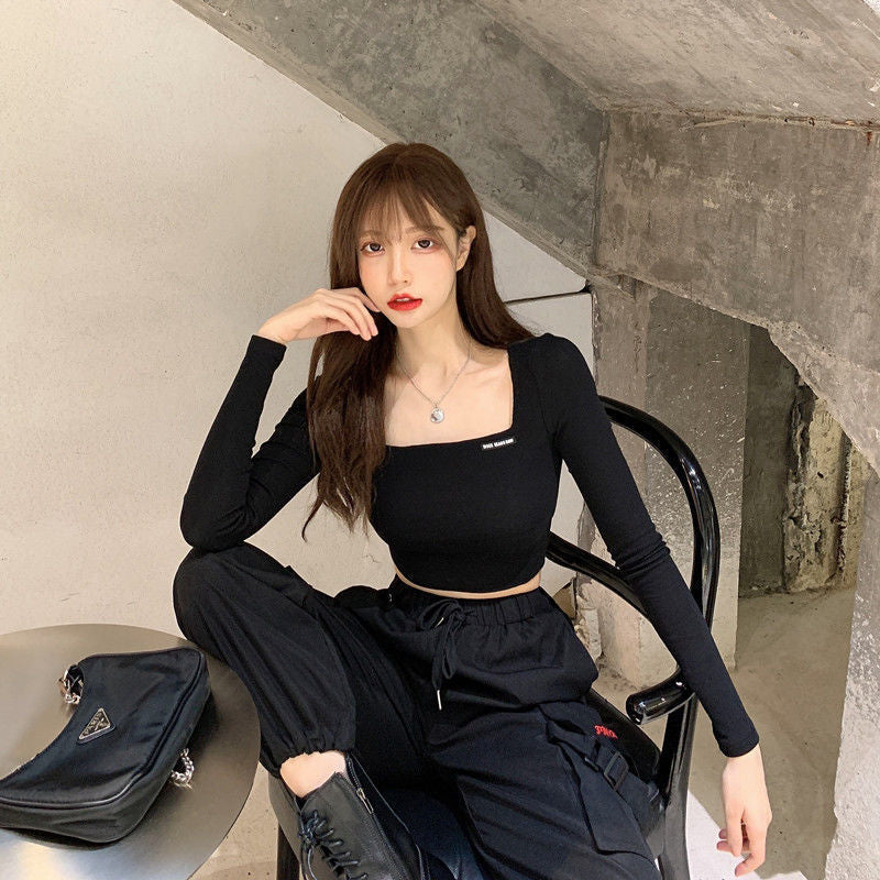 スクエアネック×細見えシルエット｜長袖ショートトップス