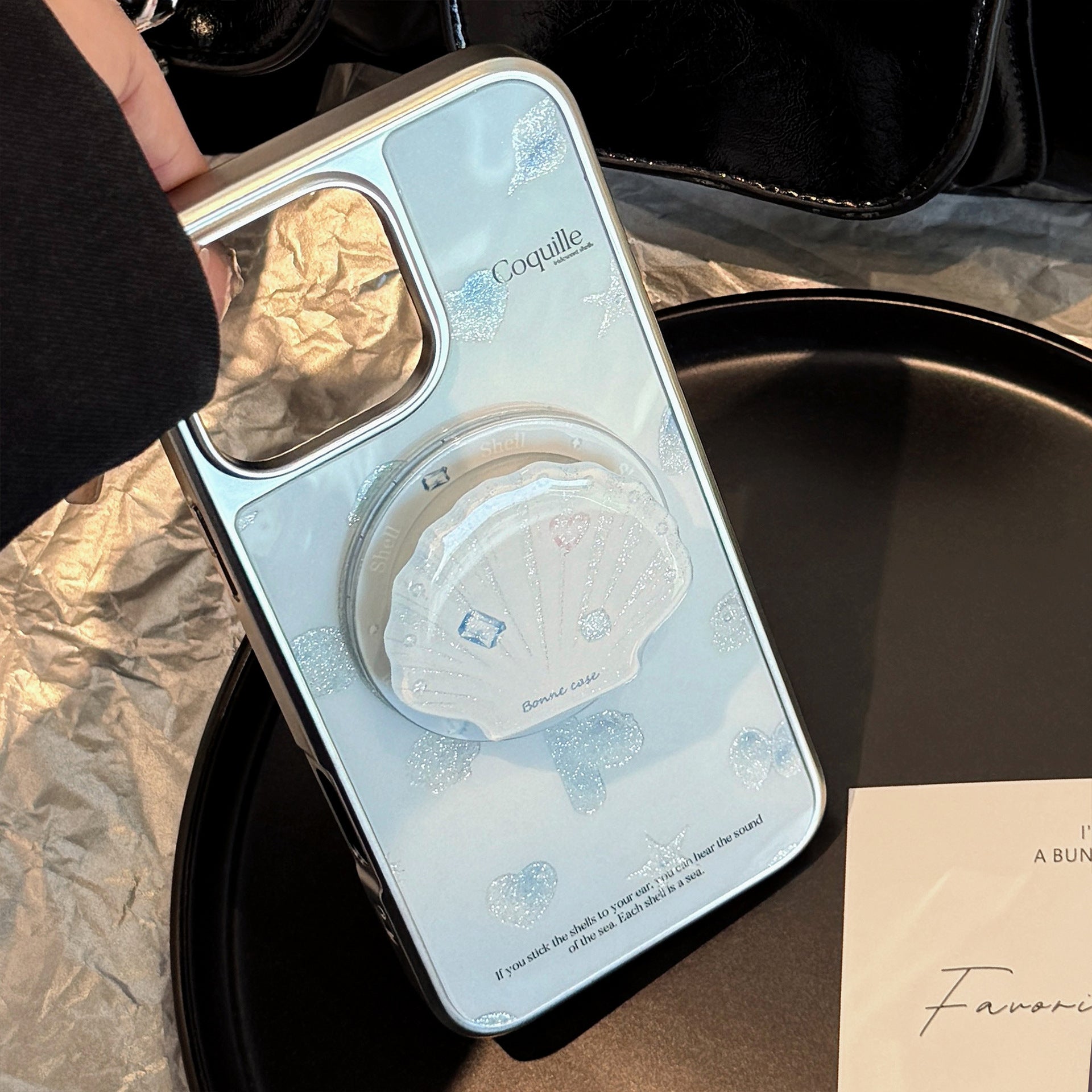 【MagSafe対応】シェルモチーフ＆キラきらラメ｜グリップ付きiPhoneケース