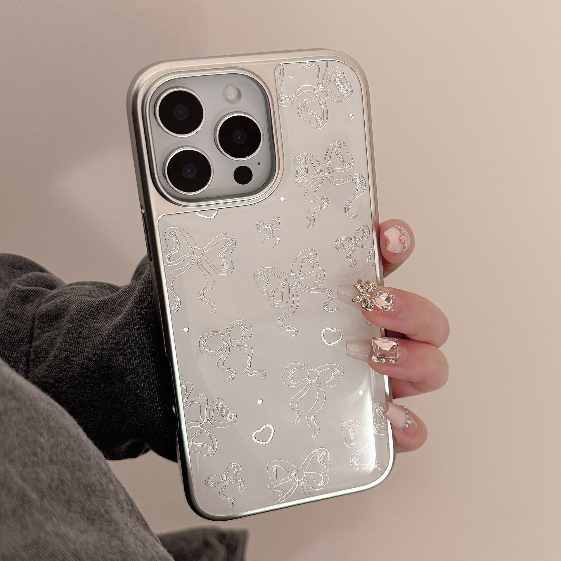 リボン柄クリア｜ホワイトデザインiPhoneケース