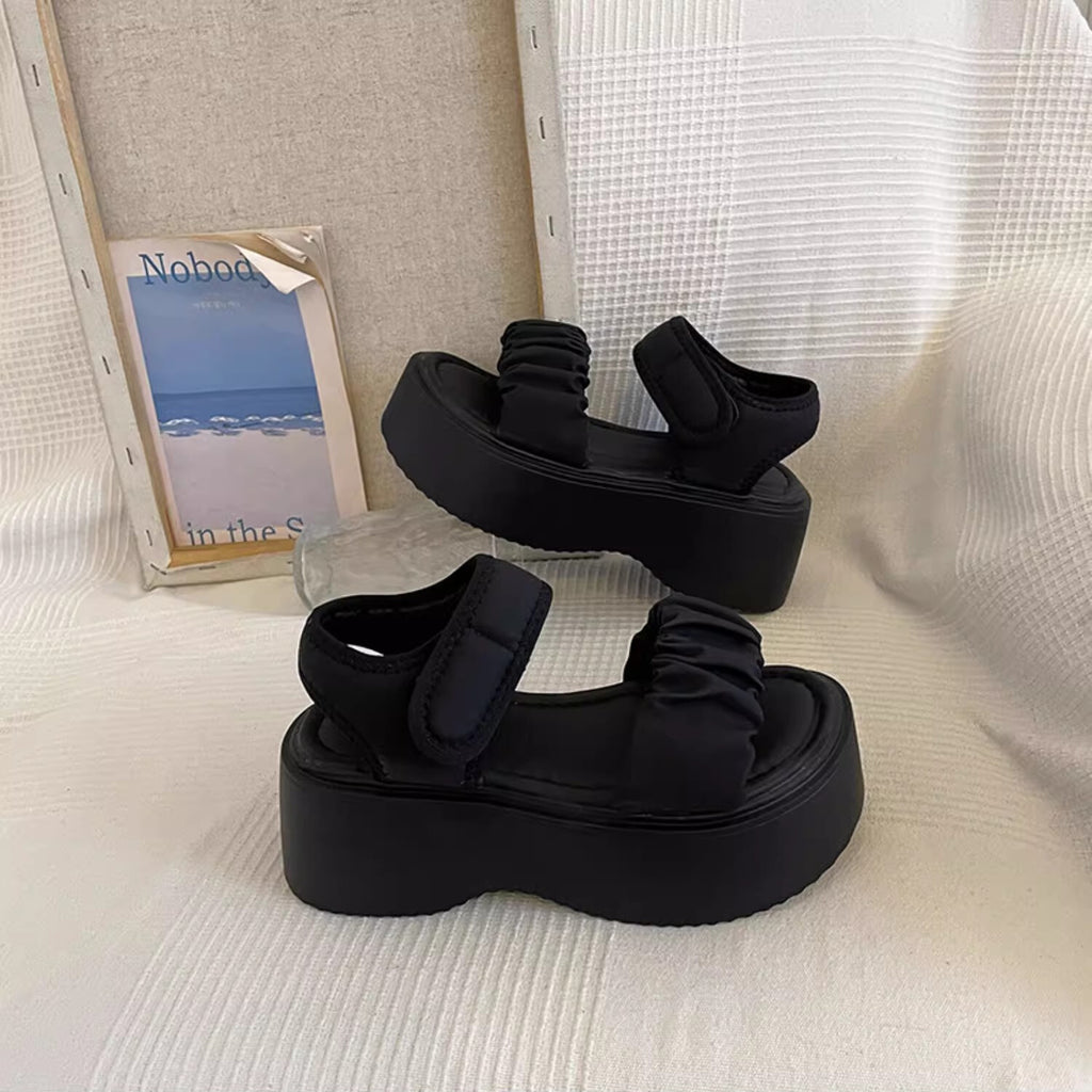 ギャザーデザイン｜厚底サンダル