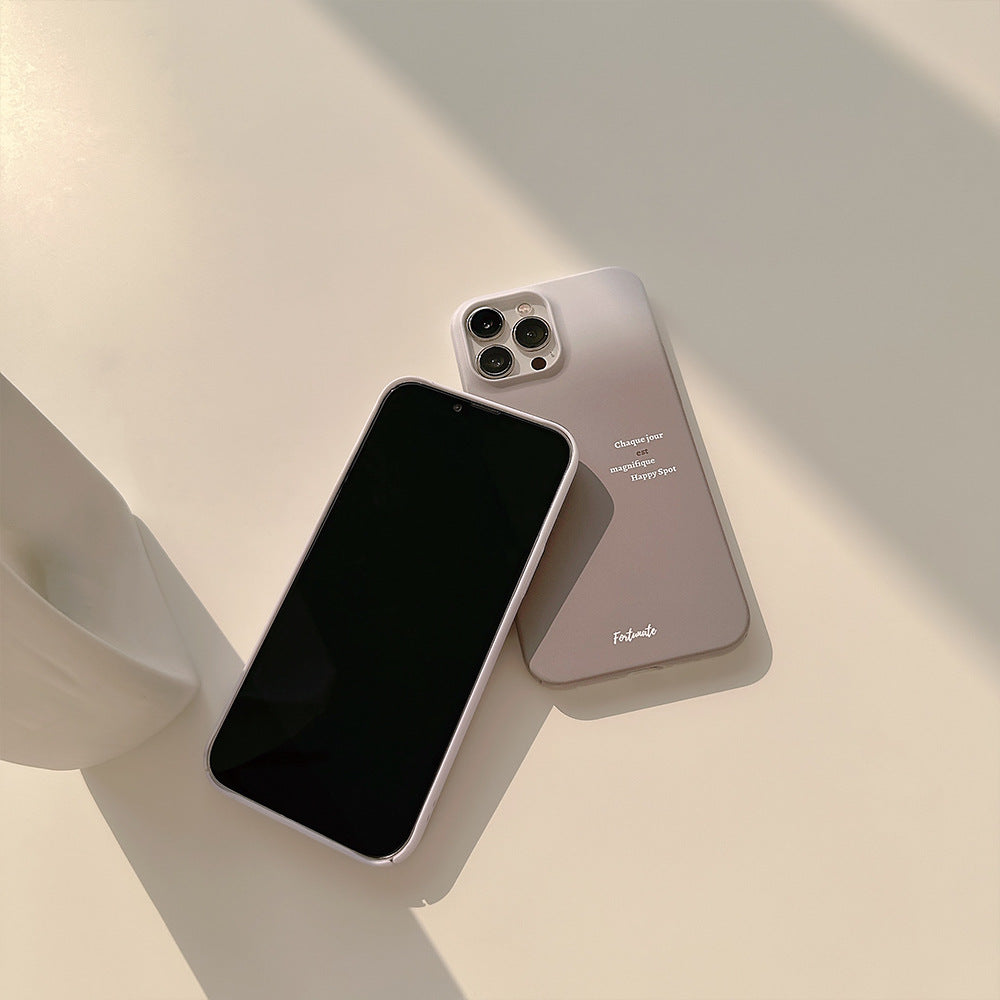 グラデ×ロゴ｜抜け感たっぷりiPhoneケース