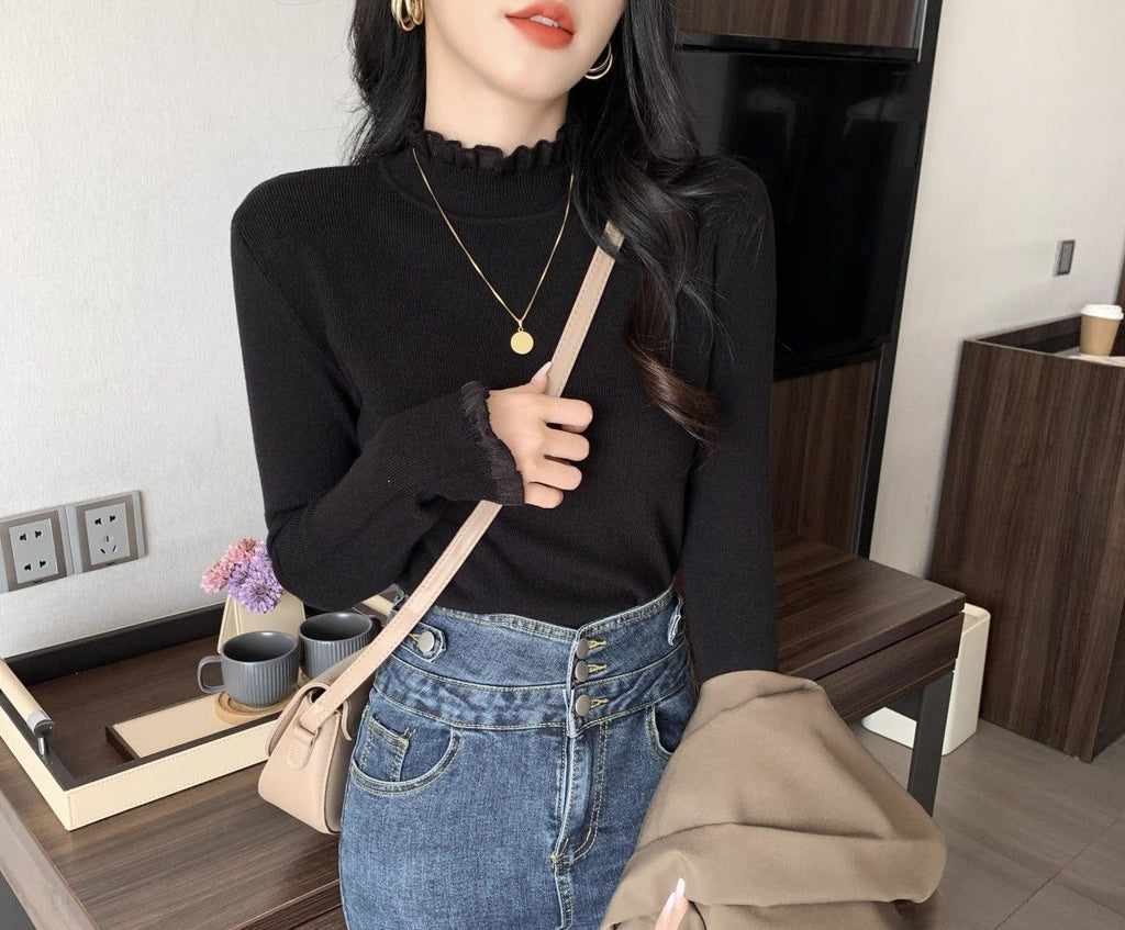 フリルネックリブニット｜上品スリムフィットトップス