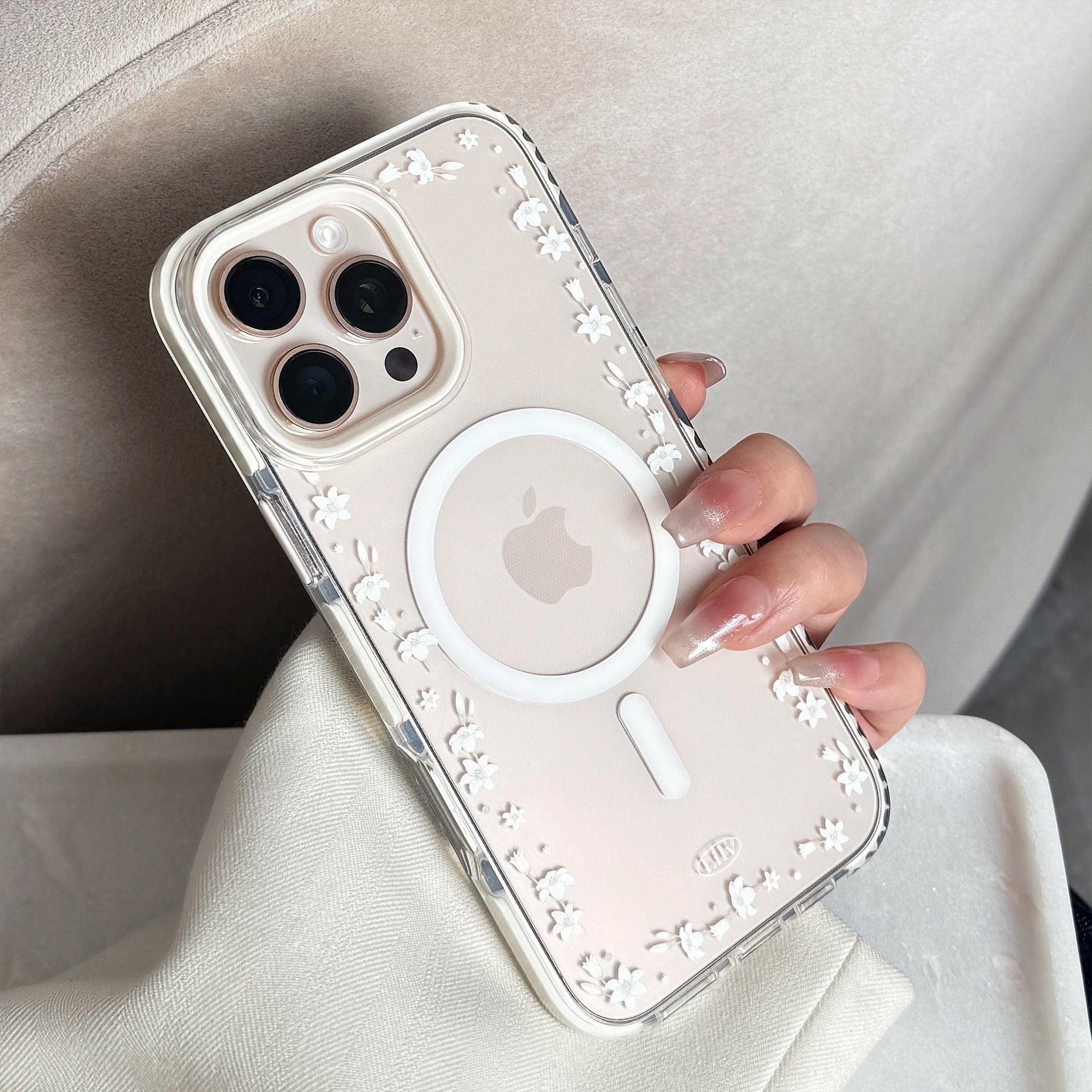 立体フラワー｜MagSafe対応iPhoneケース（スタンド付き）