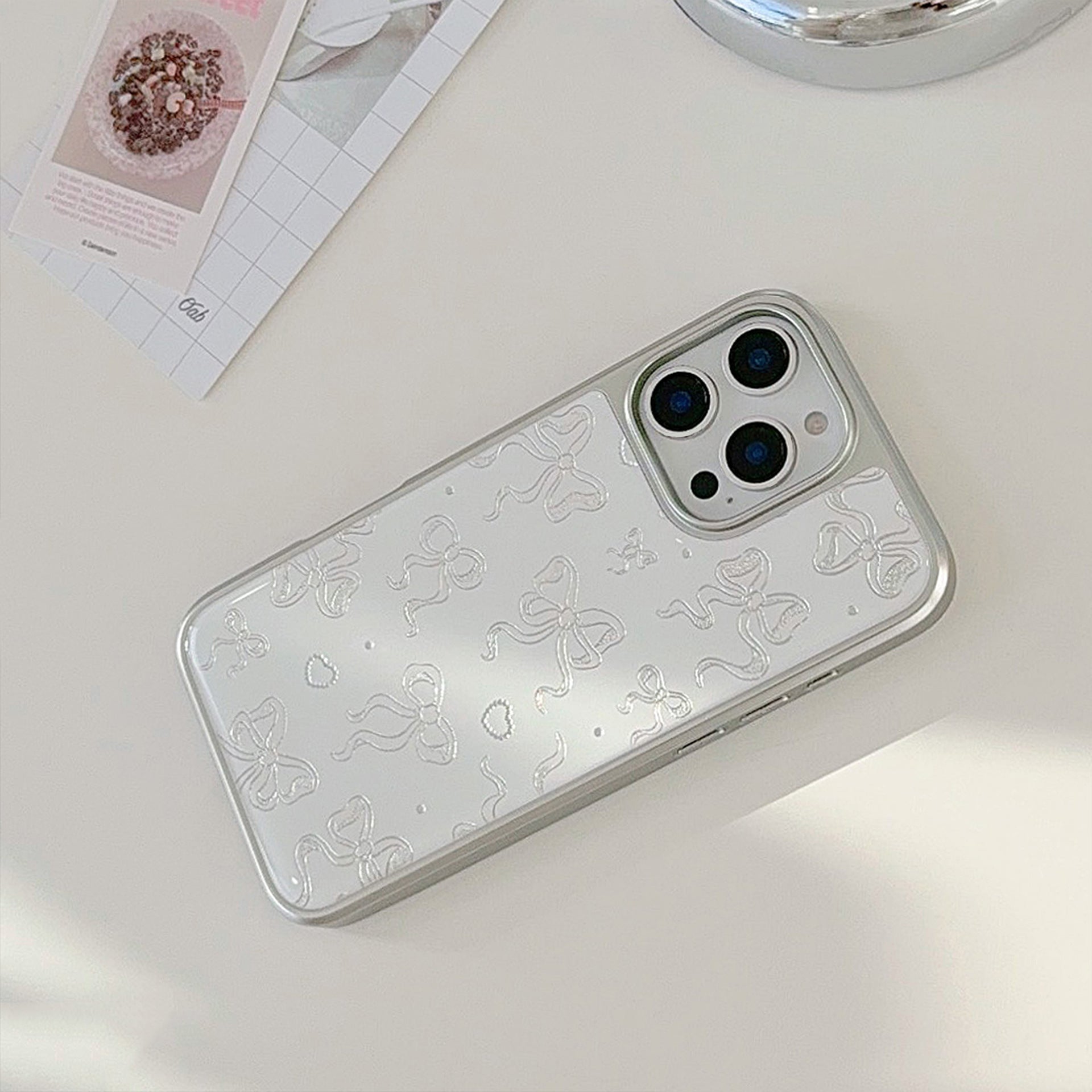 リボン柄クリア｜ホワイトデザインiPhoneケース