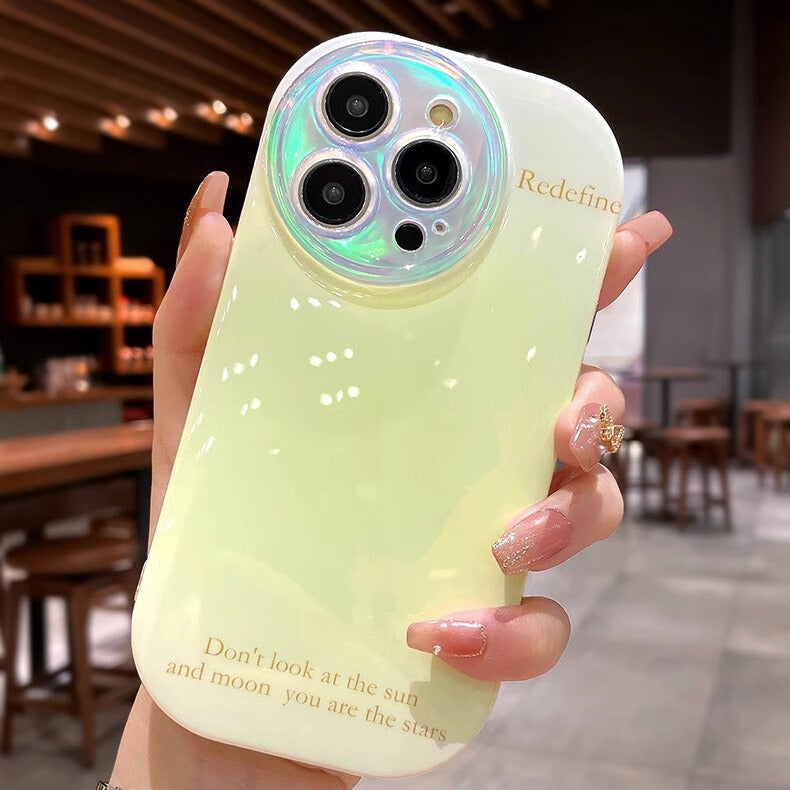 丸みフォルム×透明感グラデーション｜高品質シリコンiPhoneケース