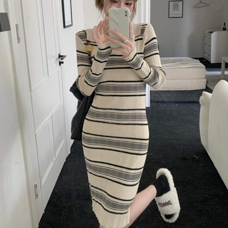 ストライプリブニットワンピース